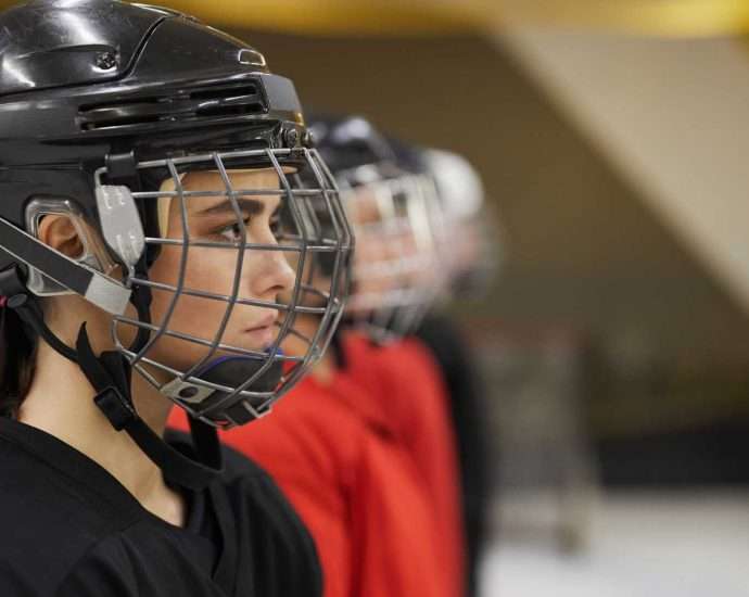 Womens Hockey 690x550 Women’s Hockey Reaches New Heights